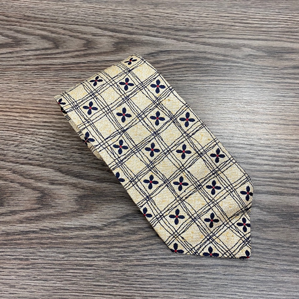 John Hill Tan w/ Navy & Red Flower Pattern Tie